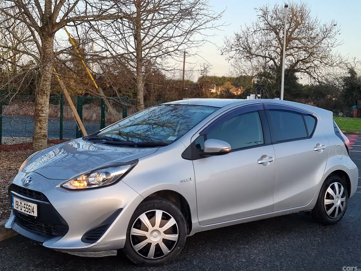 Toyota Aqua Hatchback, Petrol Hybrid, 2019, Silver