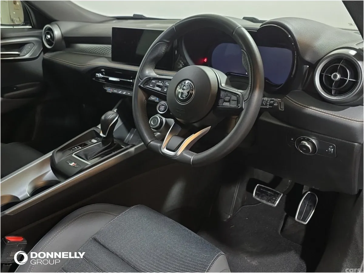 Alfa Romeo Tonale Hatchback, Petrol Hybrid, 2023, Red