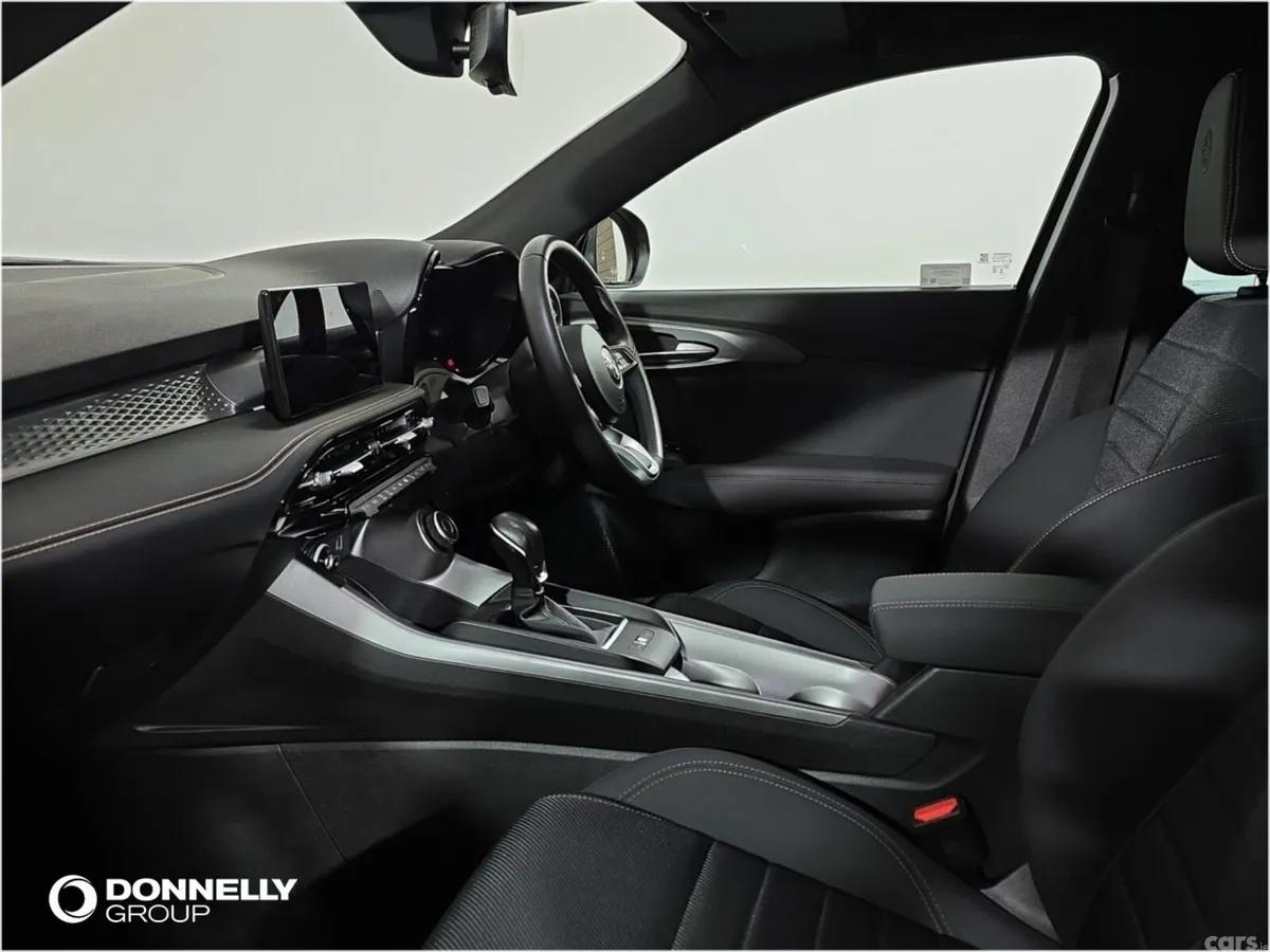 Alfa Romeo Tonale Hatchback, Petrol Hybrid, 2023, Red