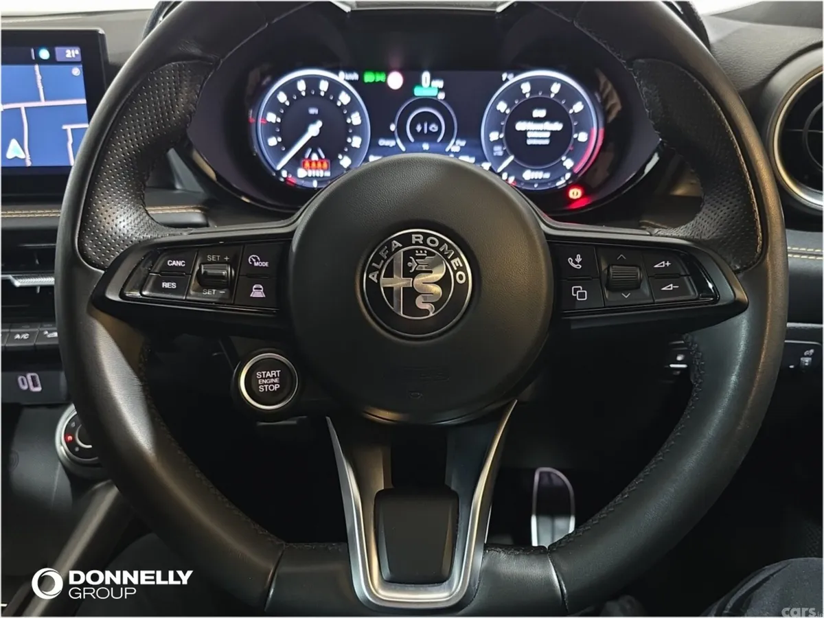 Alfa Romeo Tonale Hatchback, Petrol Hybrid, 2023, Red