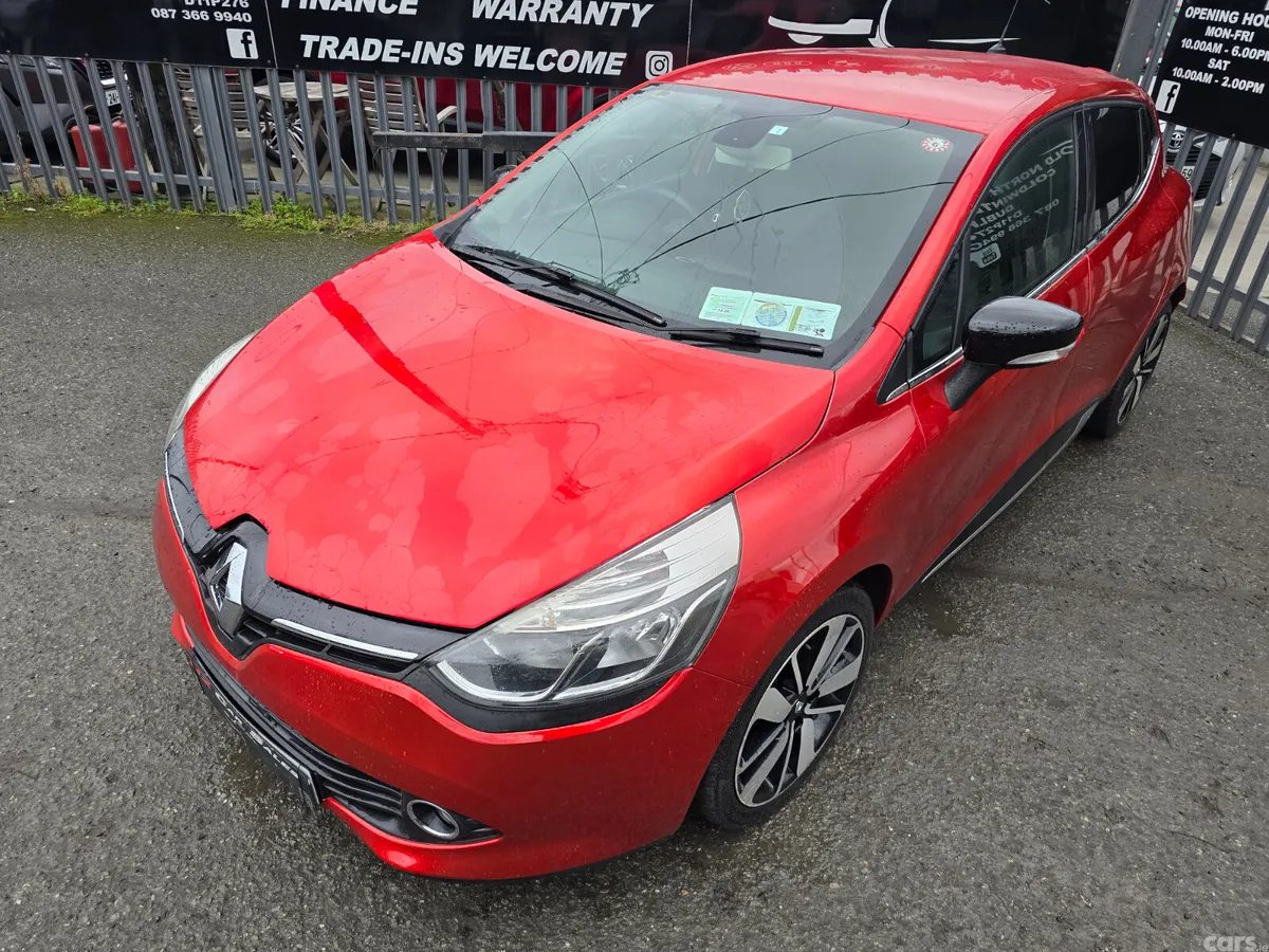 Renault Clio Hatchback, Petrol, 2016, Red