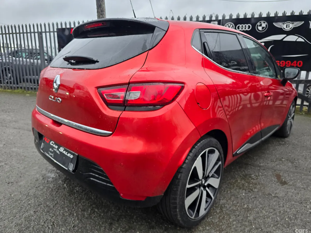 Renault Clio Hatchback, Petrol, 2016, Red
