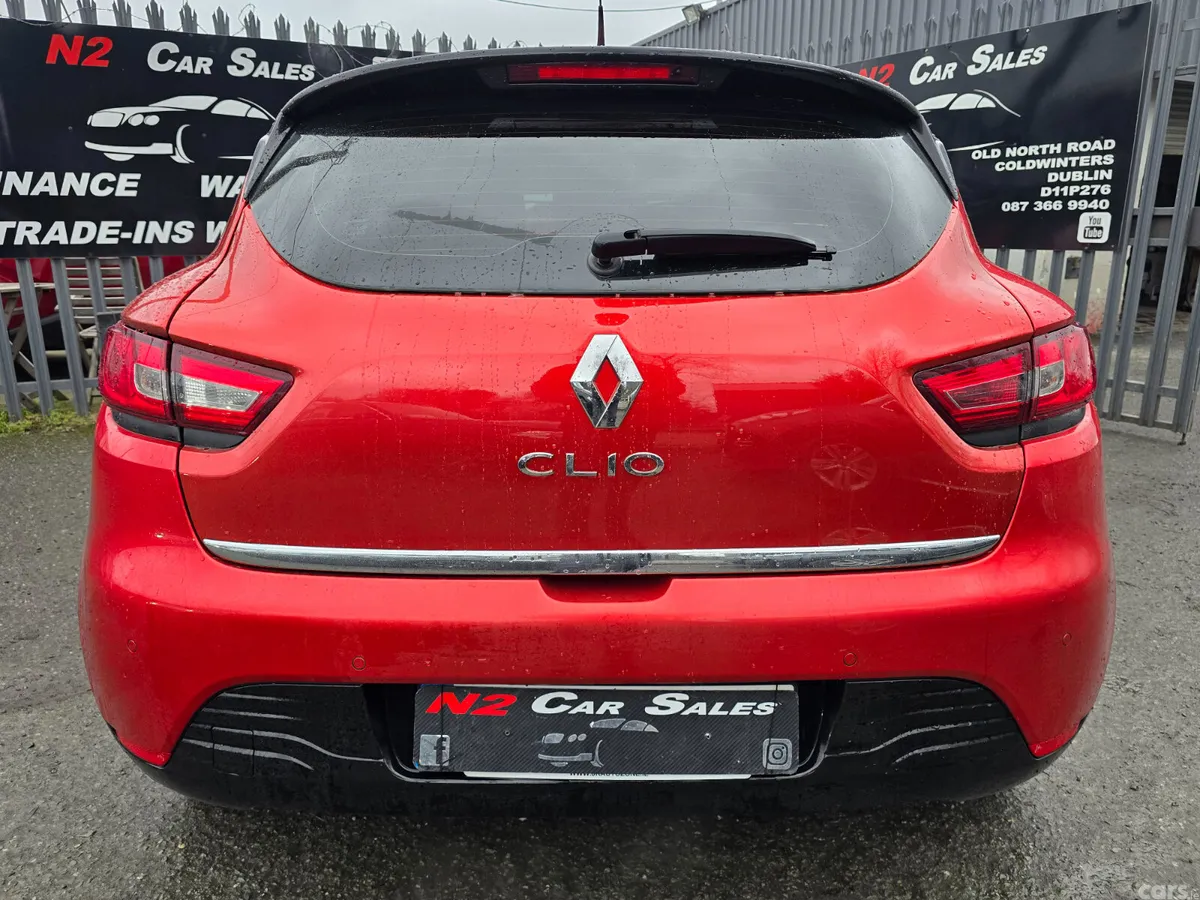 Renault Clio Hatchback, Petrol, 2016, Red