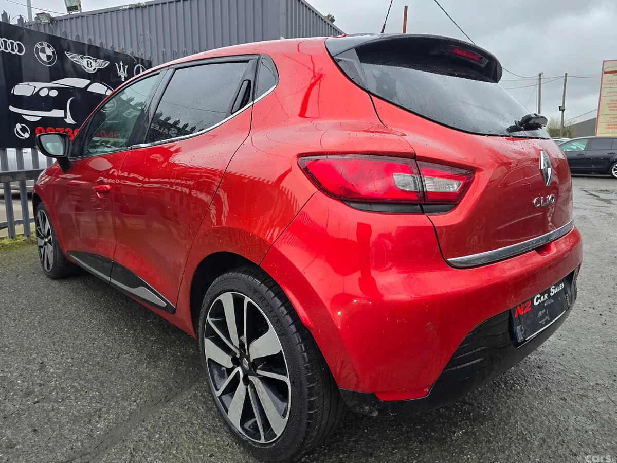Renault Clio Hatchback, Petrol, 2016, Red
