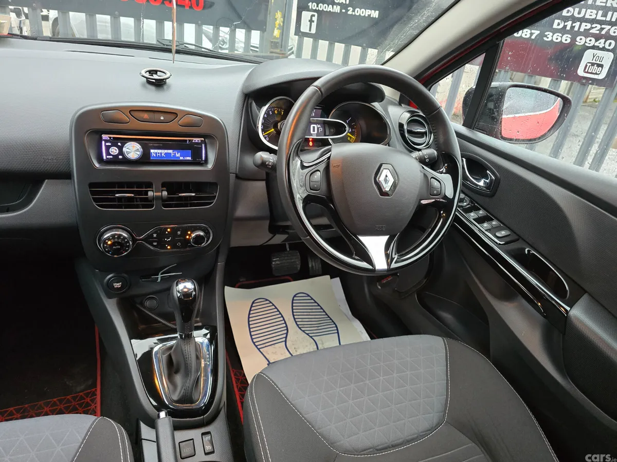Renault Clio Hatchback, Petrol, 2016, Red