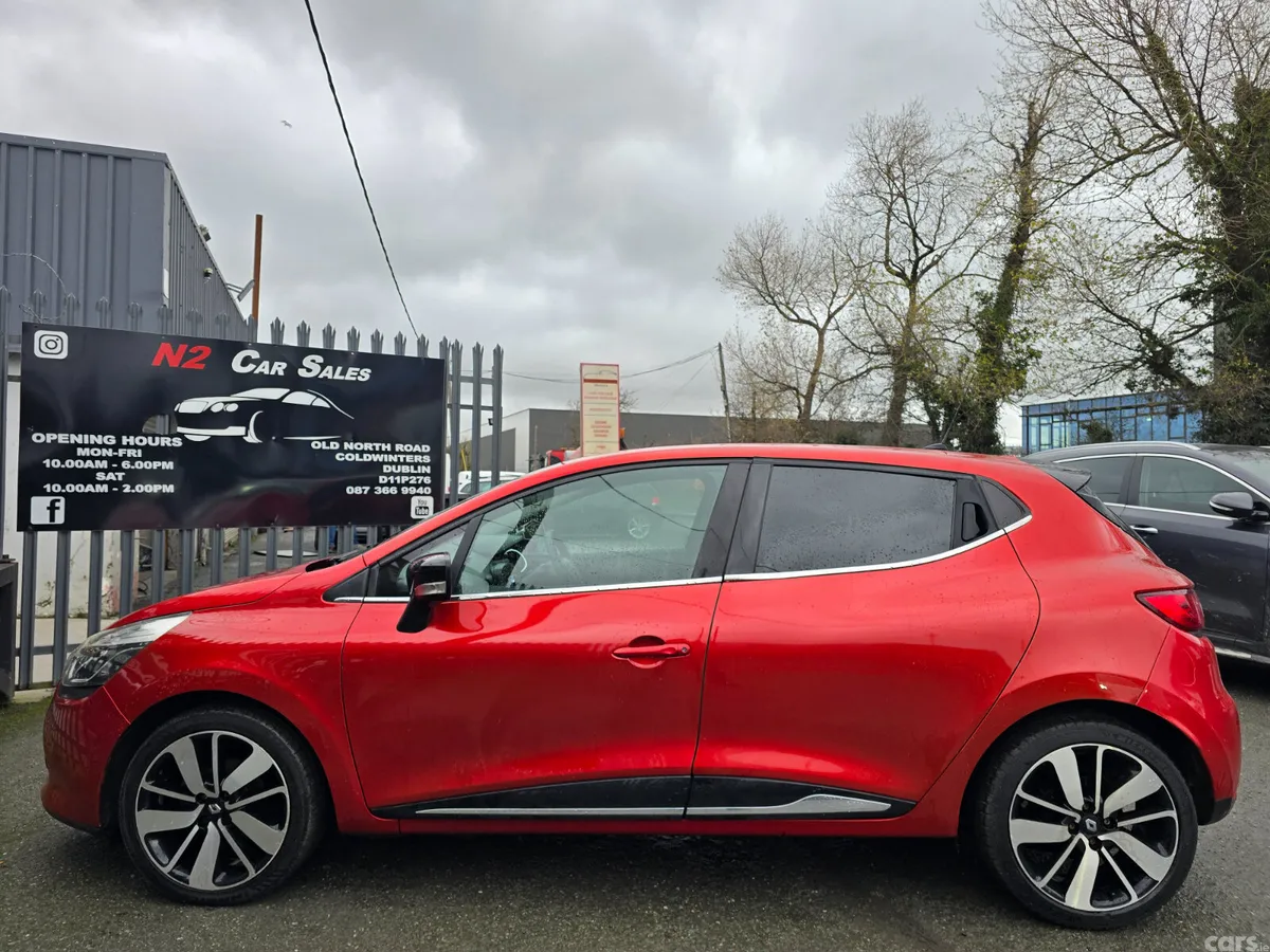 Renault Clio Hatchback, Petrol, 2016, Red