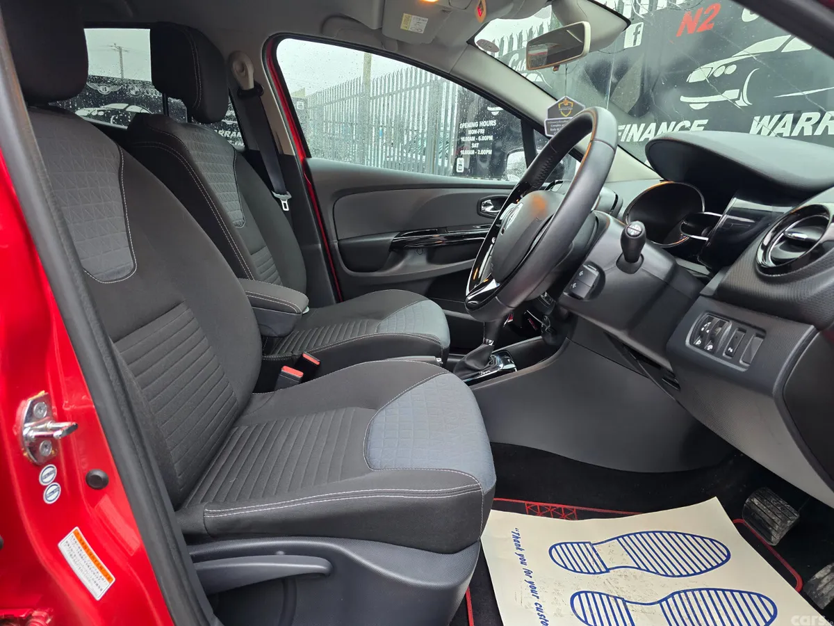 Renault Clio Hatchback, Petrol, 2016, Red