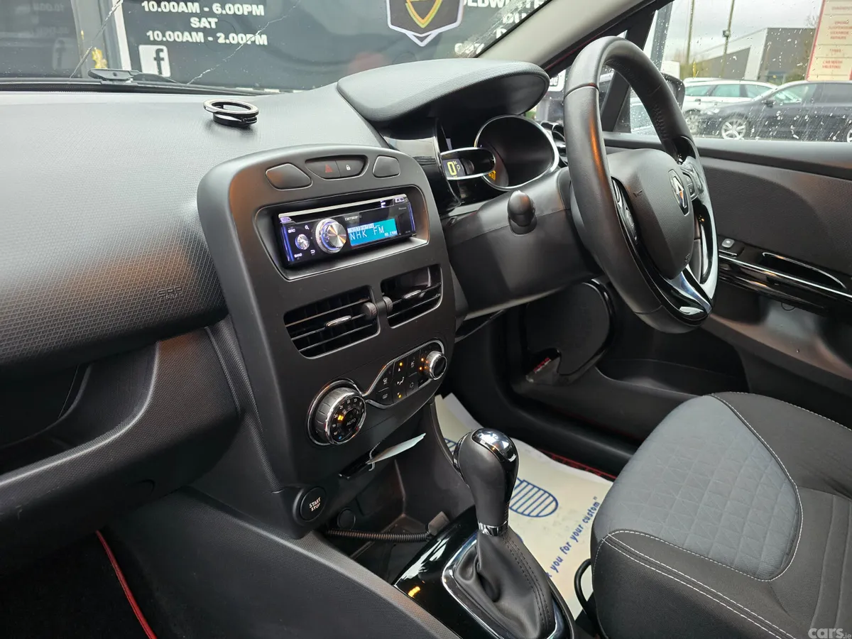 Renault Clio Hatchback, Petrol, 2016, Red