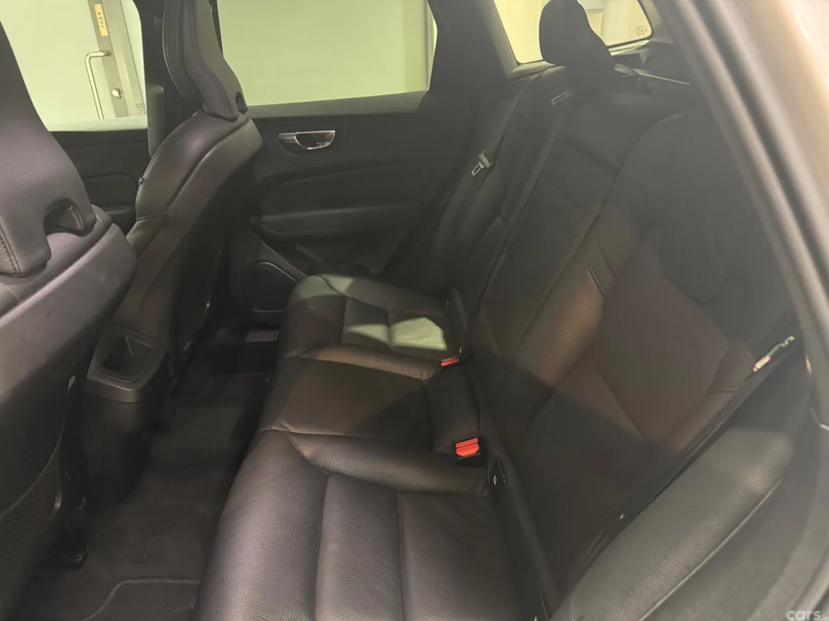 Volvo XC60 SUV, Diesel, 2021, Grey