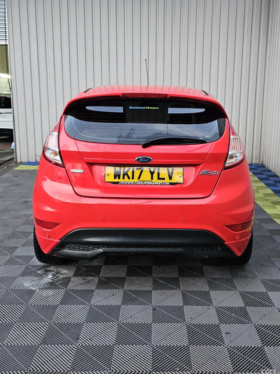 Ford Fiesta Hatchback, Petrol, 2017, Red