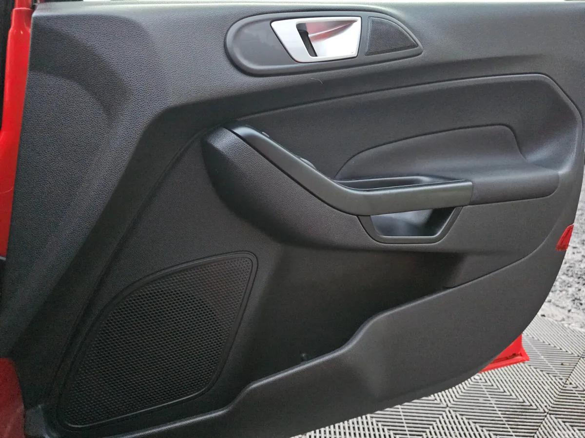 Ford Fiesta Hatchback, Petrol, 2017, Red