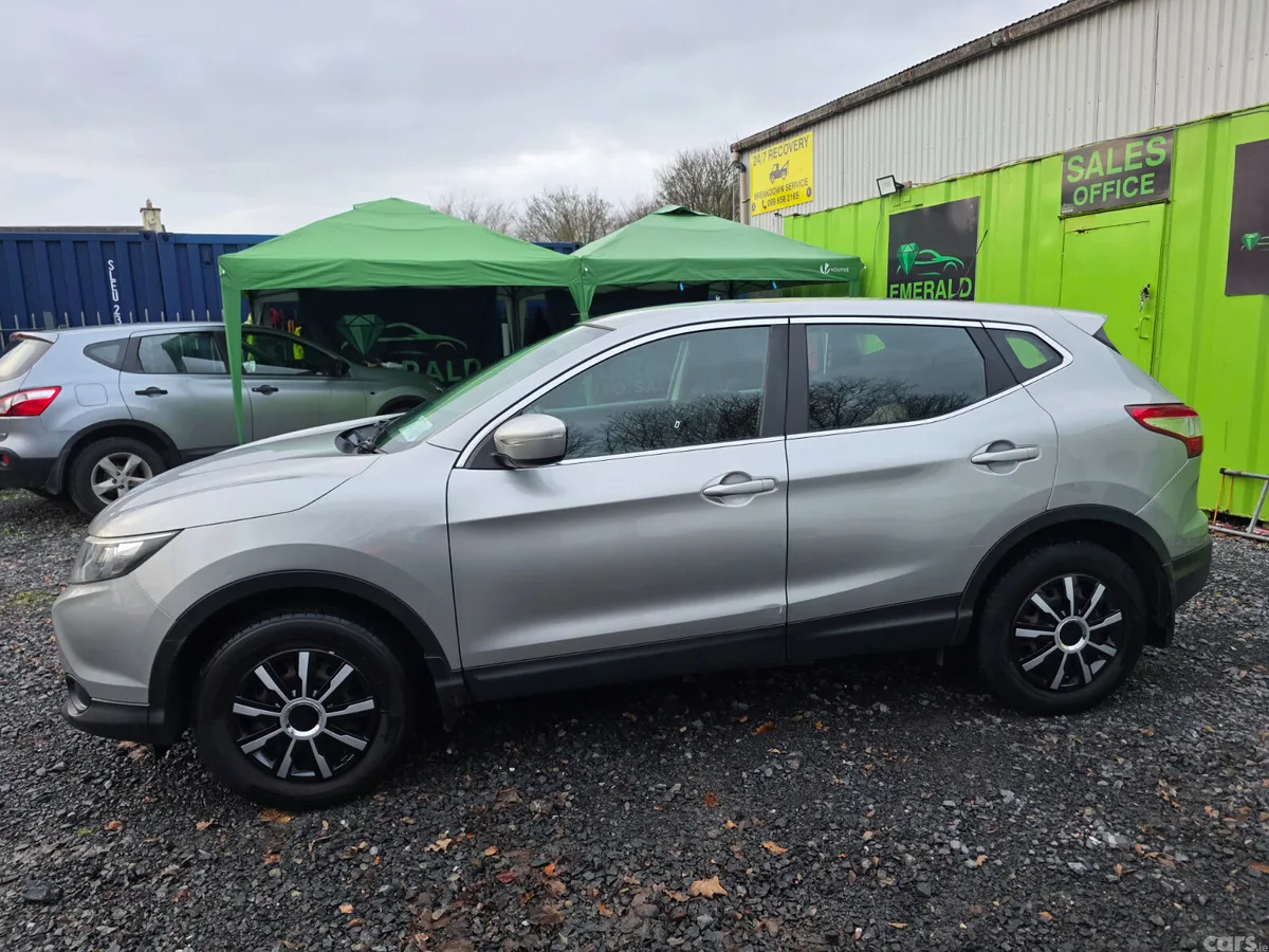 Nissan Qashqai Hatchback, Diesel, 2014, Silver