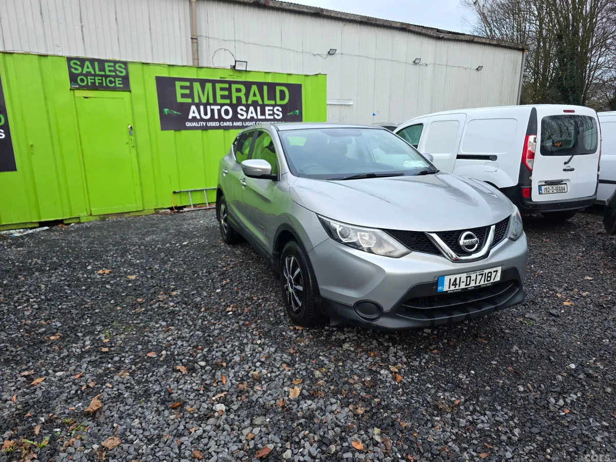 Nissan Qashqai Hatchback, Diesel, 2014, Silver