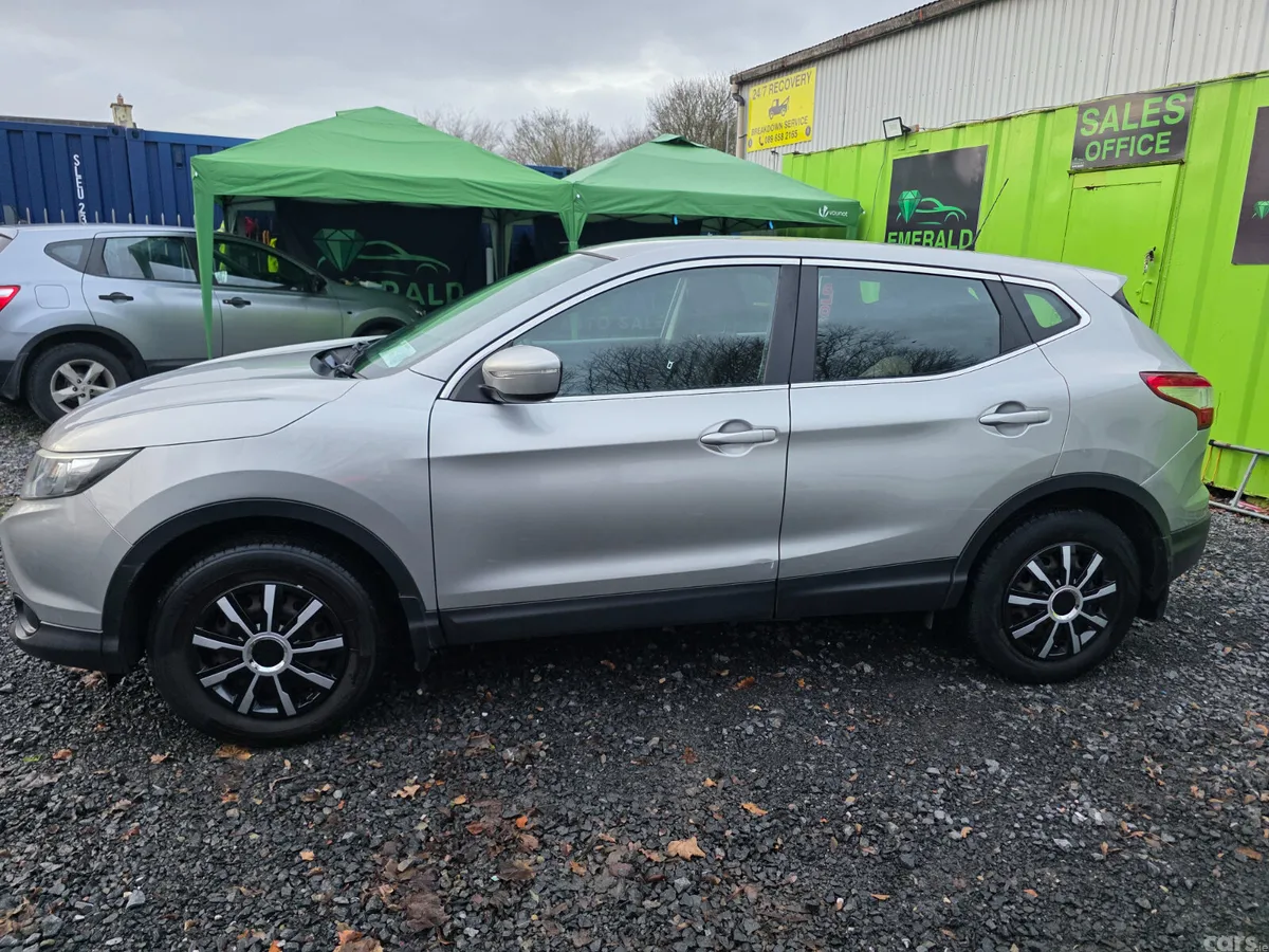 Nissan Qashqai Hatchback, Diesel, 2014, Silver