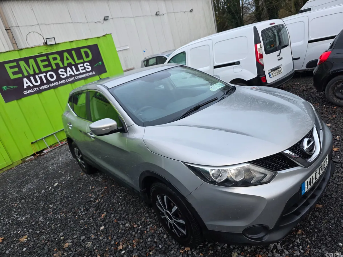Nissan Qashqai Hatchback, Diesel, 2014, Silver