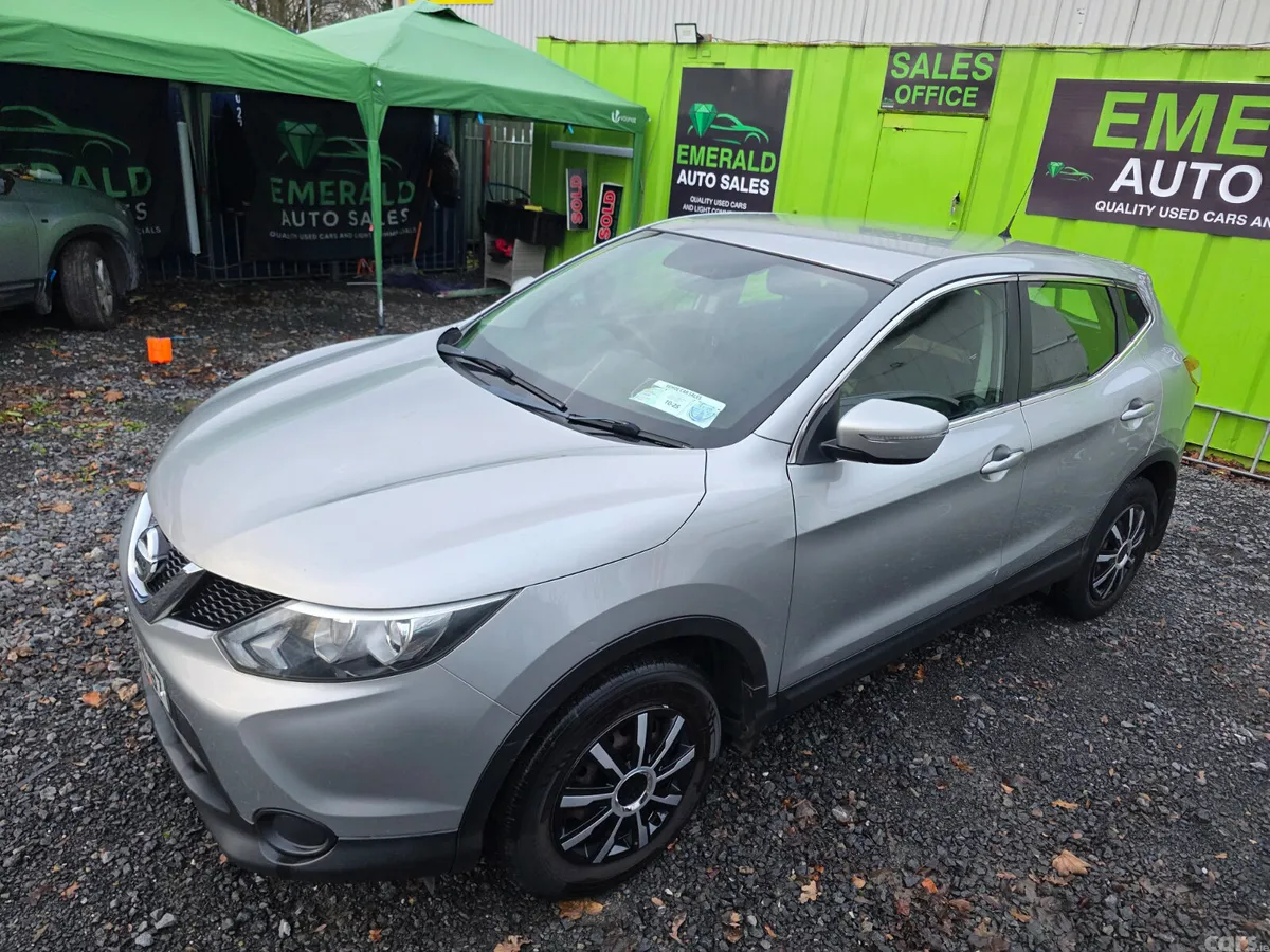 Nissan Qashqai Hatchback, Diesel, 2014, Silver
