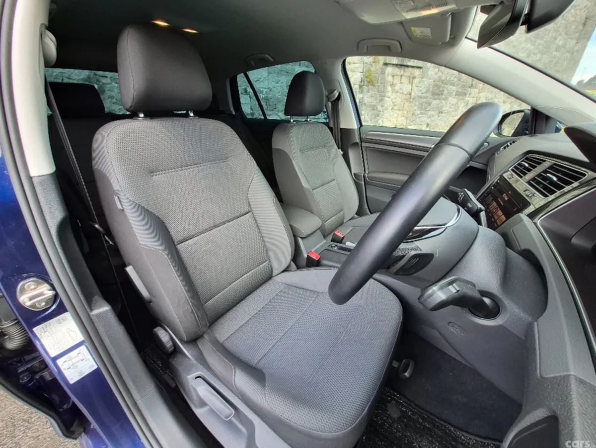 Volkswagen Golf Hatchback, Petrol, 2018, Blue
