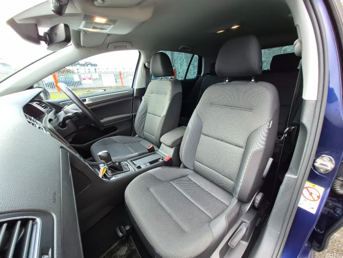 Volkswagen Golf Hatchback, Petrol, 2018, Blue