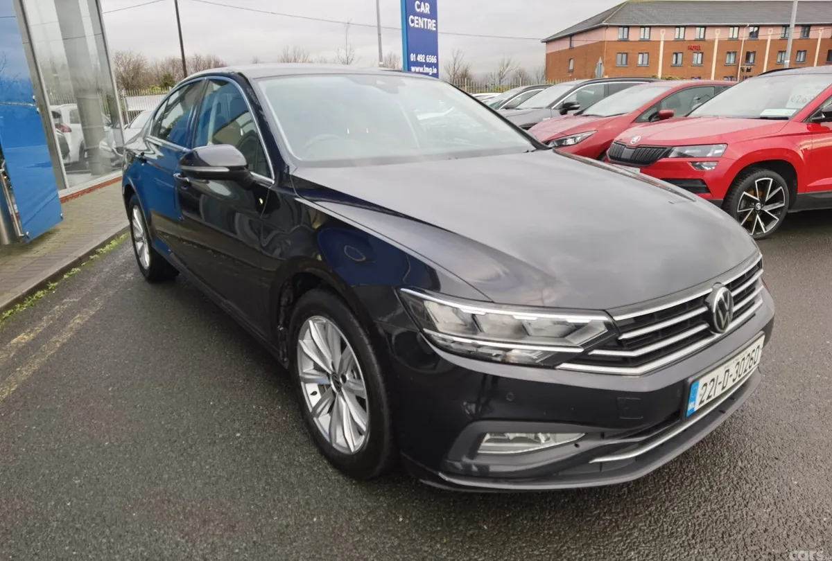 Volkswagen Passat Saloon, Diesel, 2022, Black