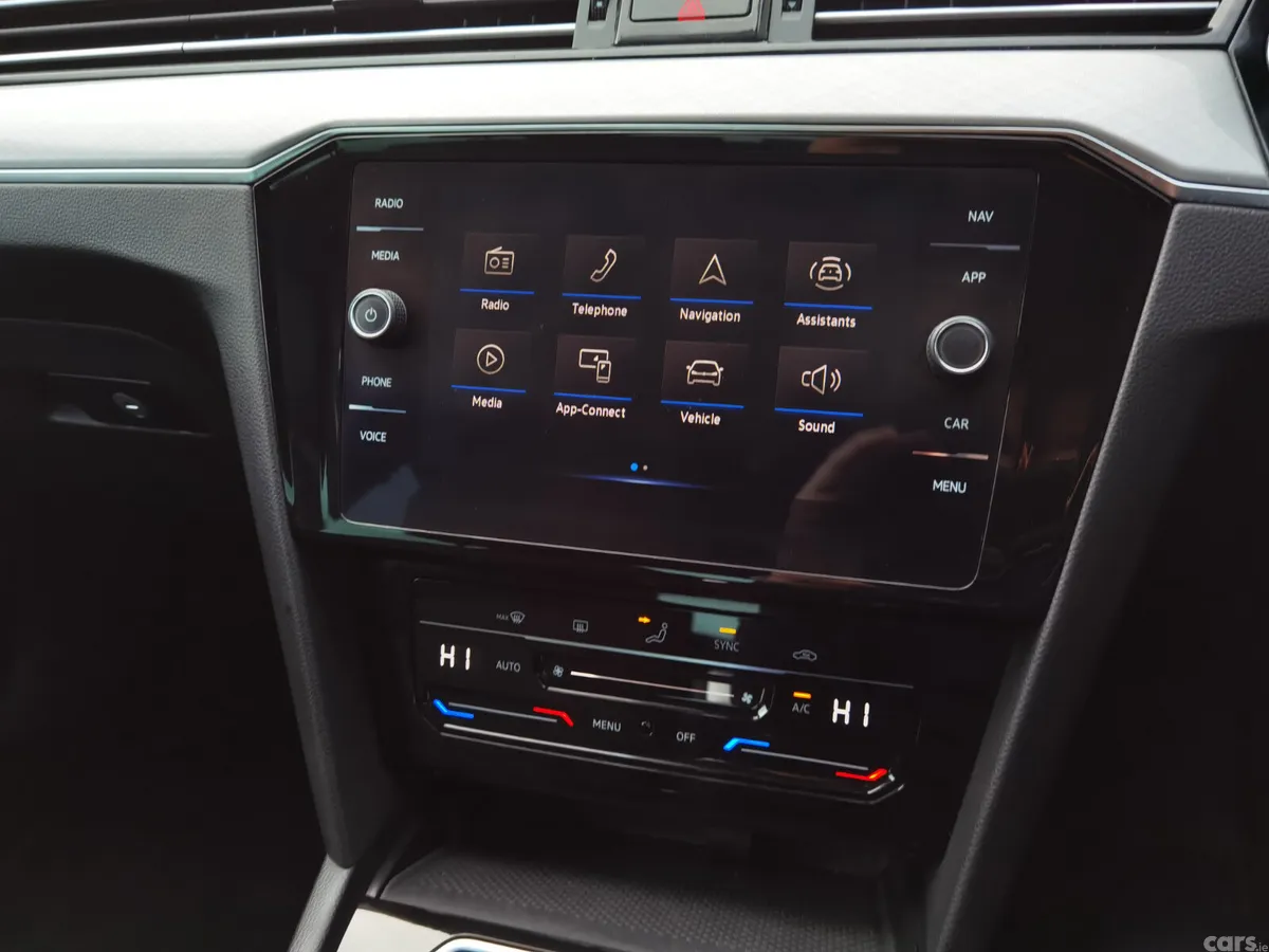 Volkswagen Passat Saloon, Diesel, 2022, Black