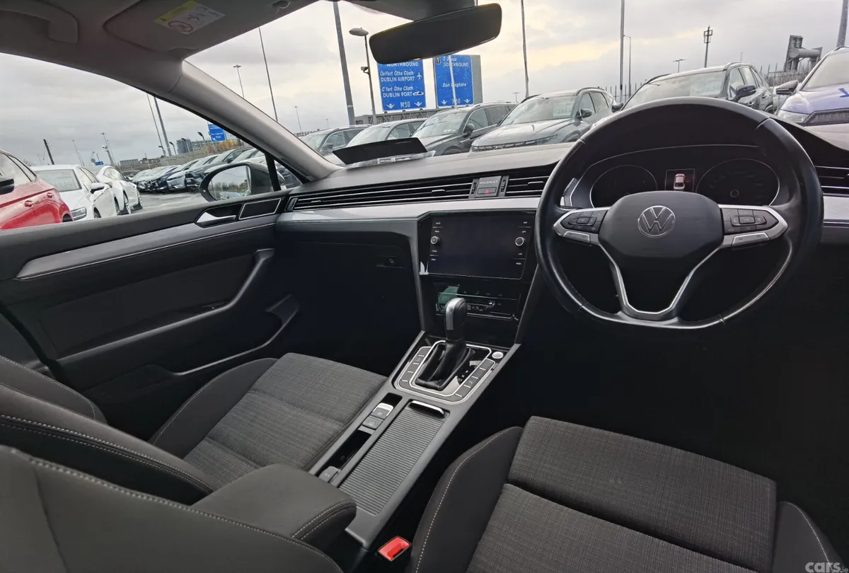Volkswagen Passat Saloon, Diesel, 2022, Black
