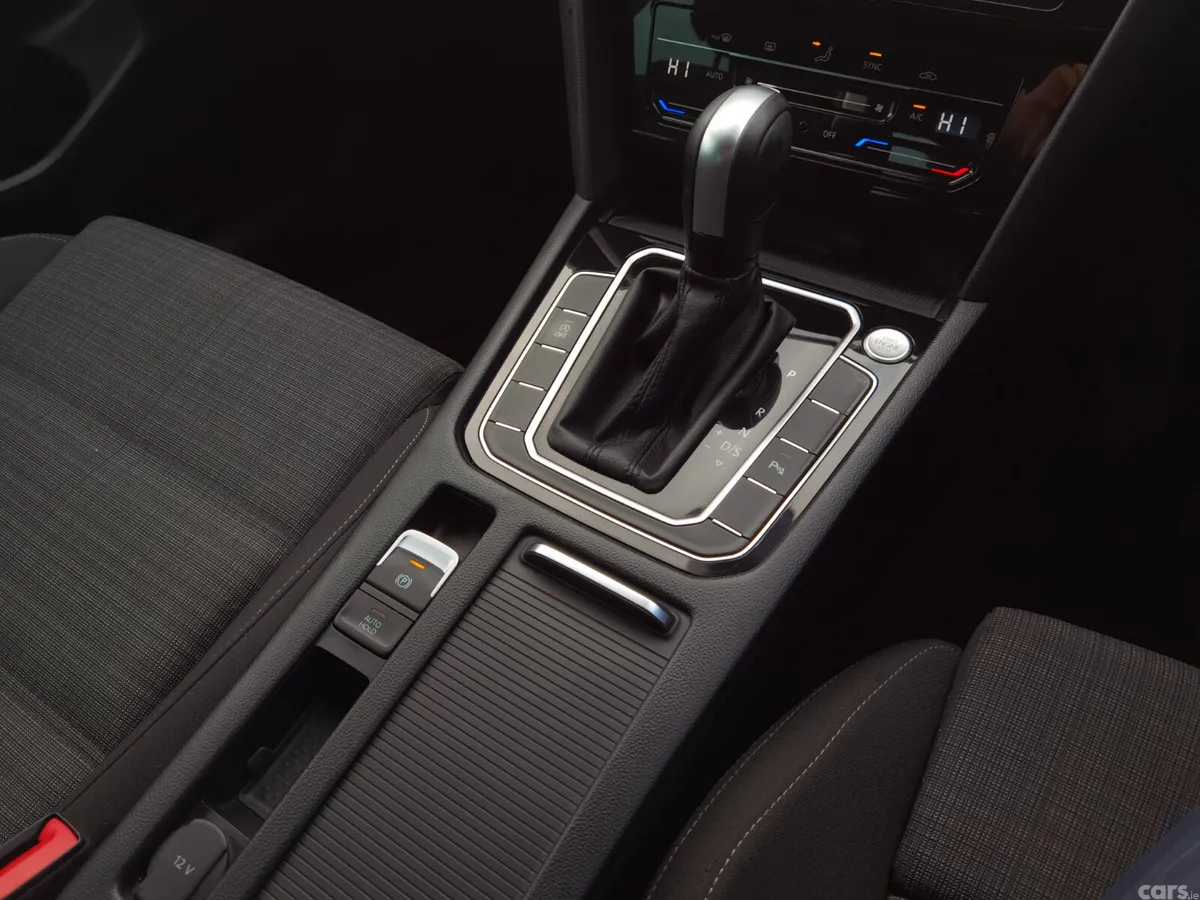 Volkswagen Passat Saloon, Diesel, 2022, Black