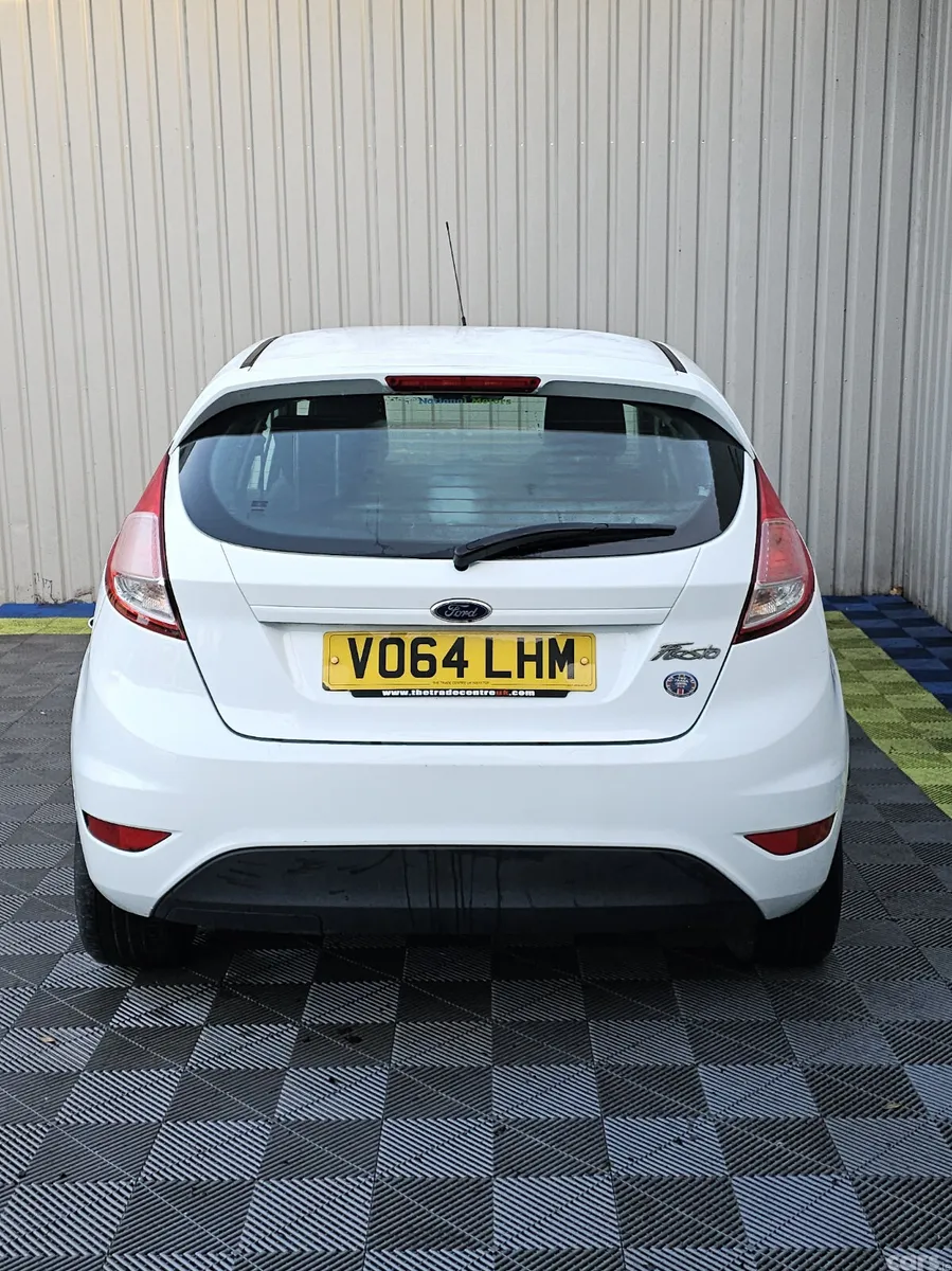 Ford Fiesta Hatchback, Petrol, 2014, White