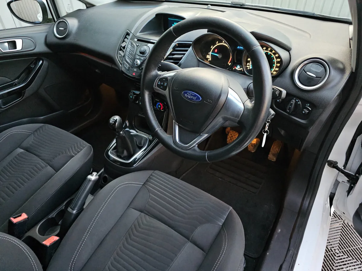 Ford Fiesta Hatchback, Petrol, 2014, White