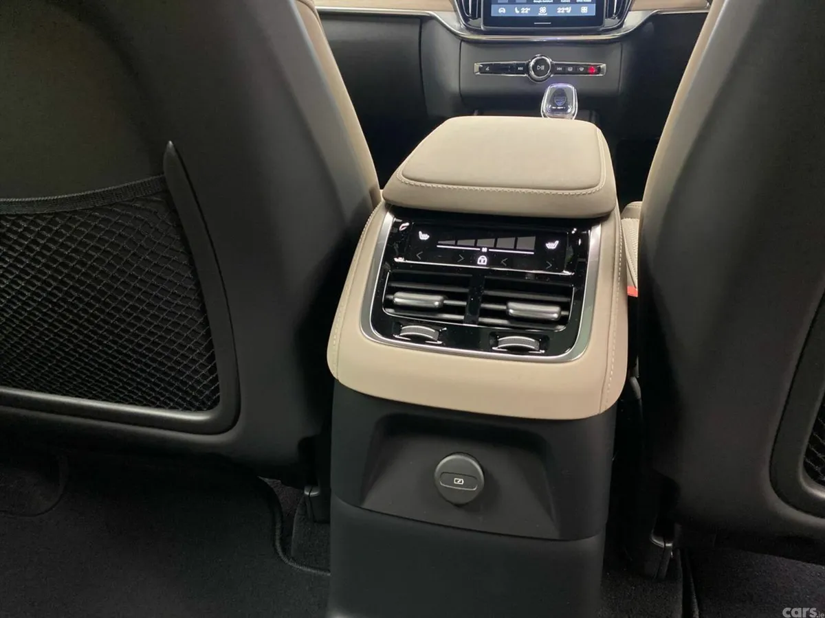 Volvo XC90 SUV, Petrol Plug-in Hybrid, 2026, Blue