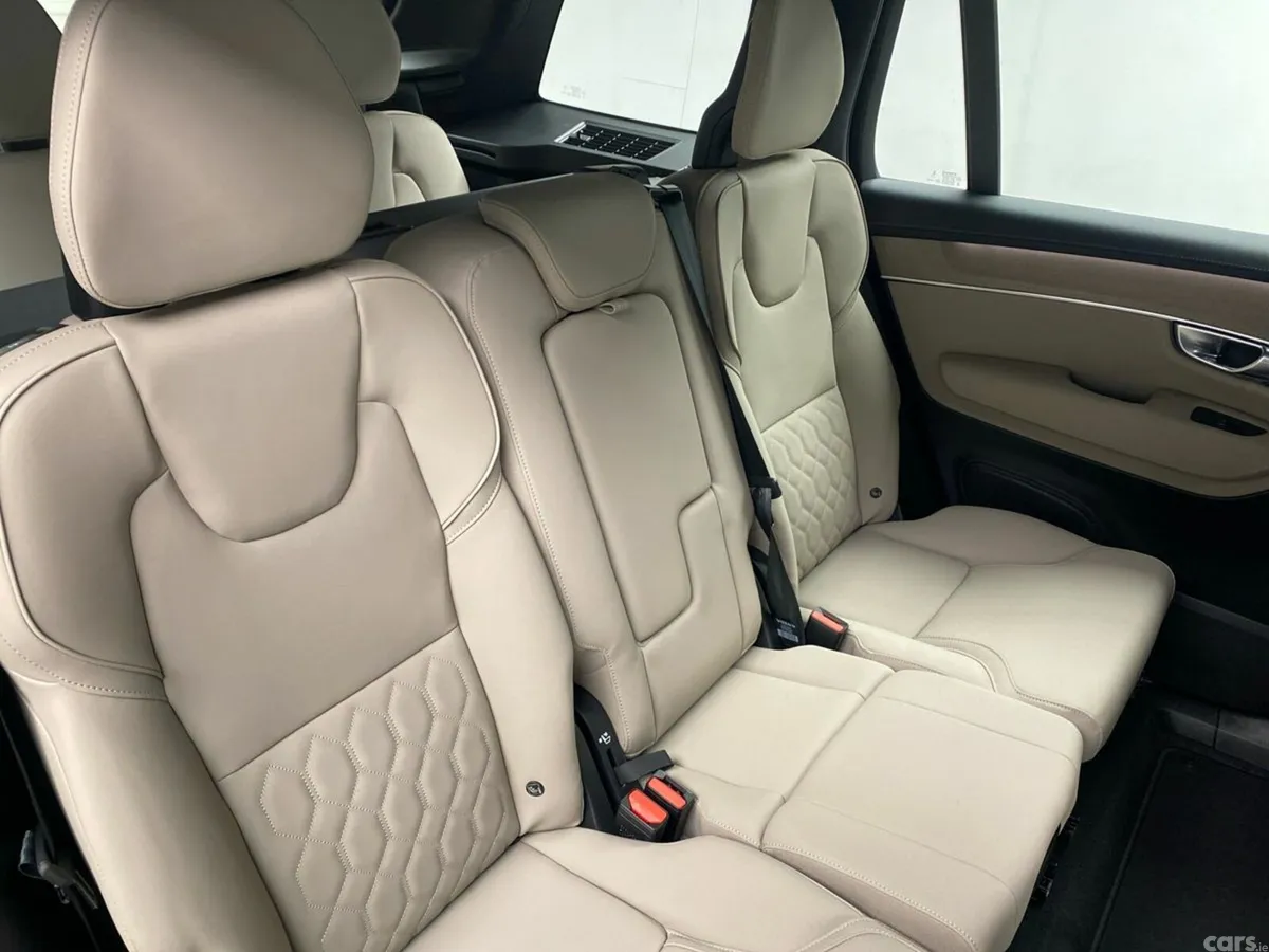 Volvo XC90 SUV, Petrol Plug-in Hybrid, 2026, Blue