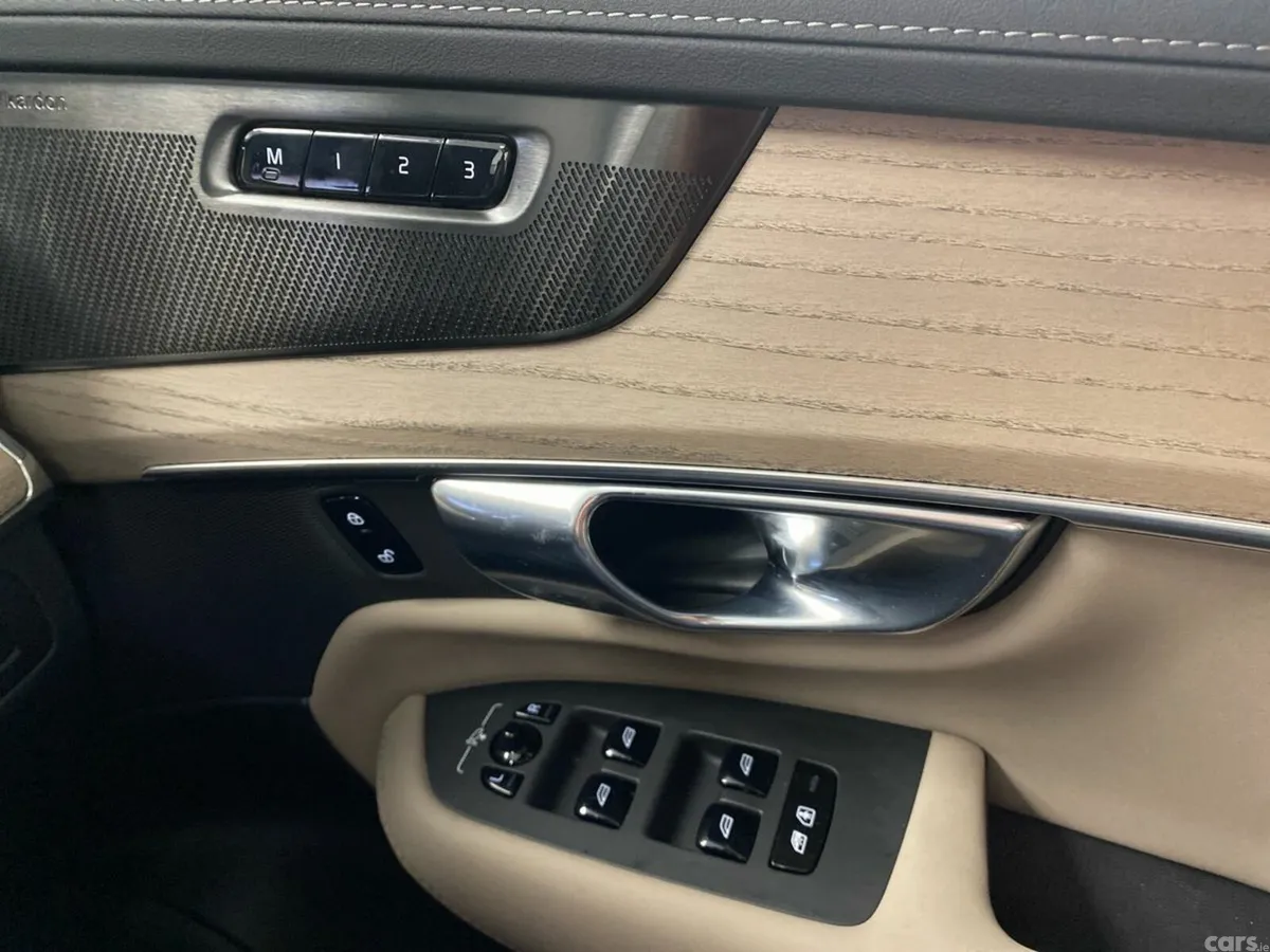 Volvo XC90 SUV, Petrol Plug-in Hybrid, 2026, Blue