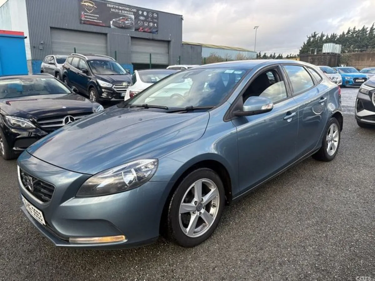 Volvo V40 Hatchback, Diesel, 2013, Blue