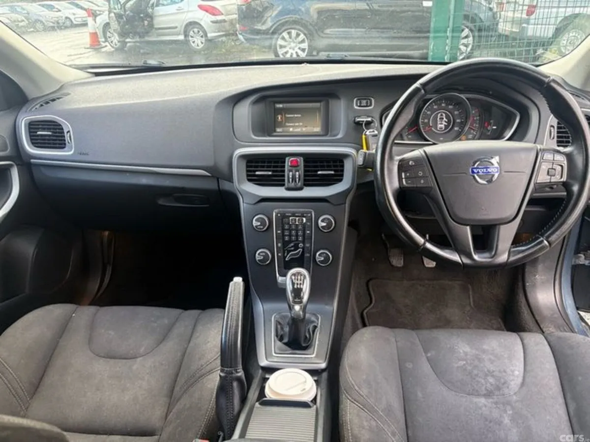 Volvo V40 Hatchback, Diesel, 2013, Blue