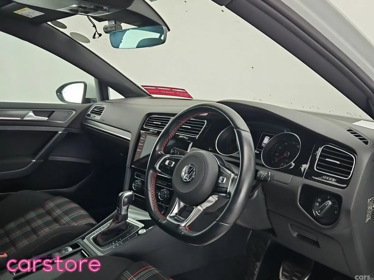 Volkswagen Golf Hatchback, Petrol, 2018, White