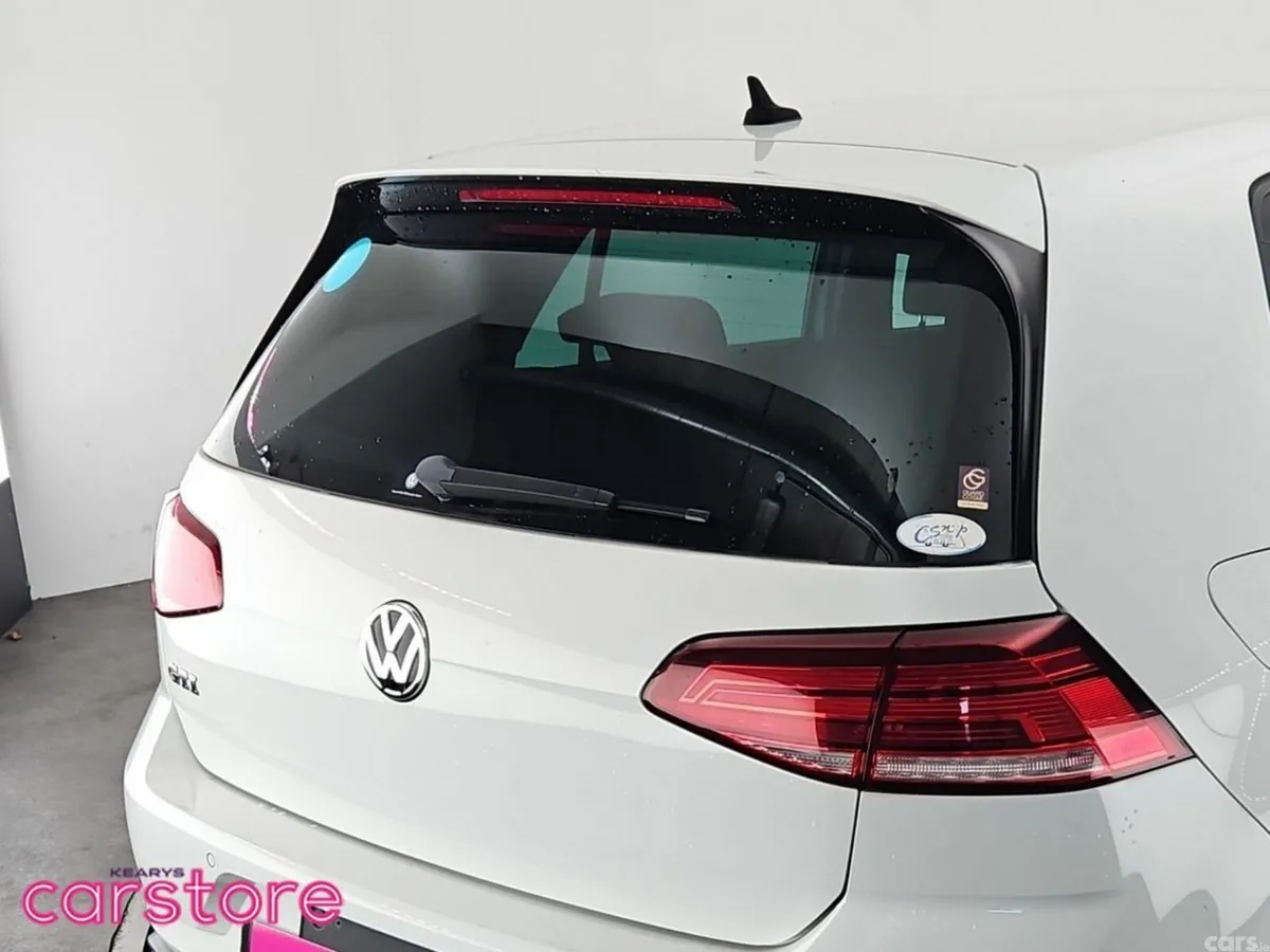 Volkswagen Golf Hatchback, Petrol, 2018, White