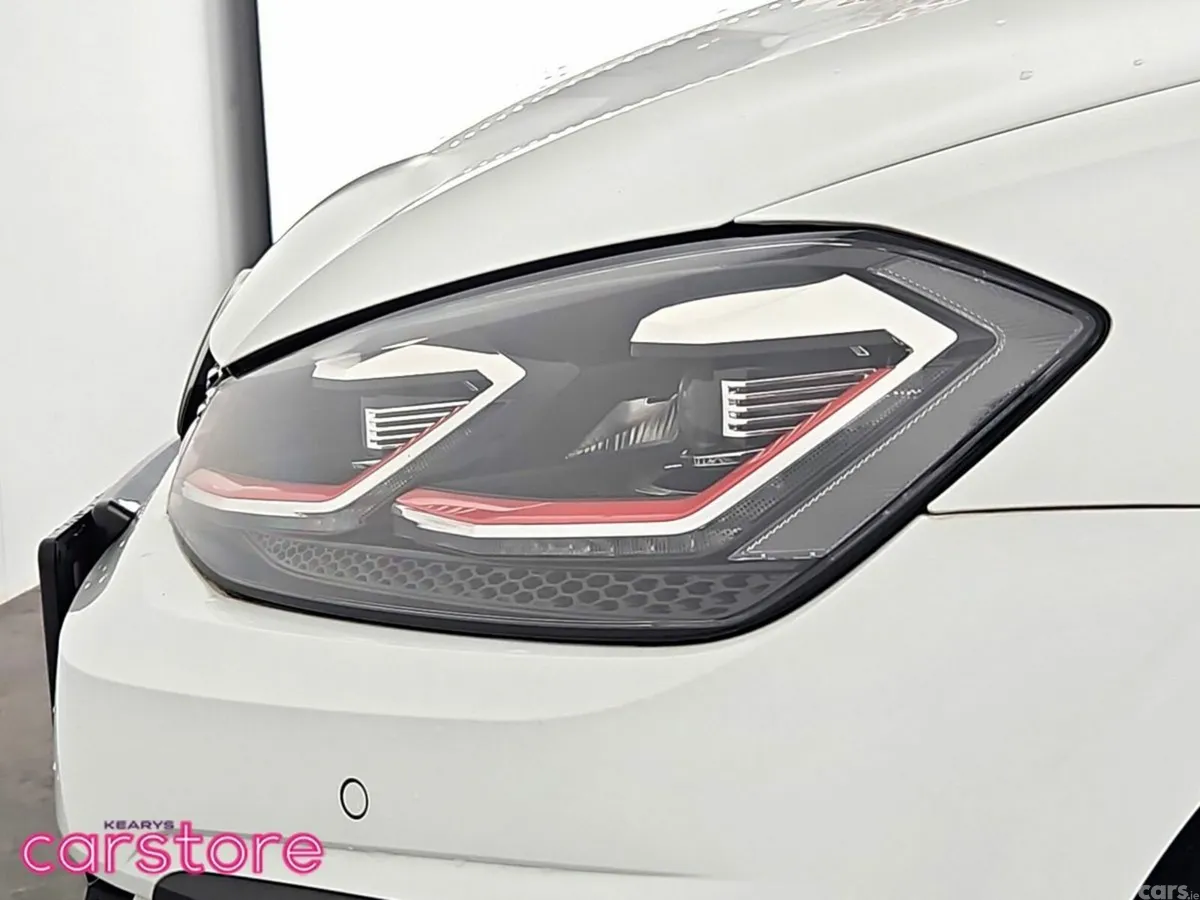 Volkswagen Golf Hatchback, Petrol, 2018, White
