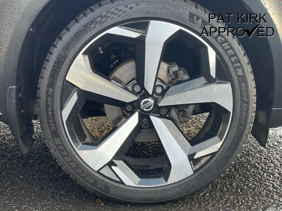 Nissan Juke Hatchback, Petrol, 2021, Red