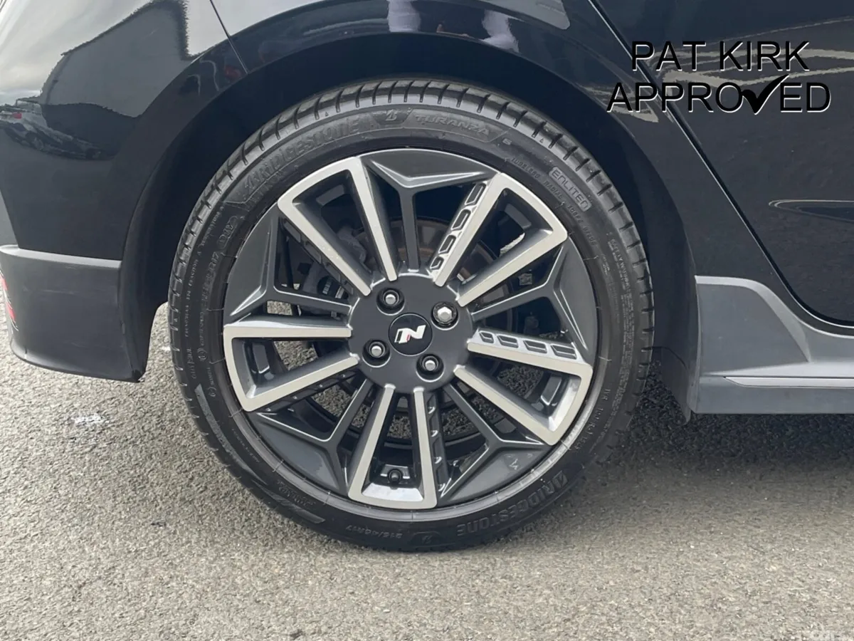 Hyundai i20 Hatchback, Petrol, 2022, Black