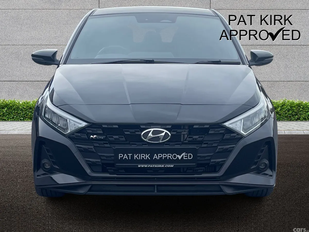 Hyundai i20 Hatchback, Petrol, 2022, Black