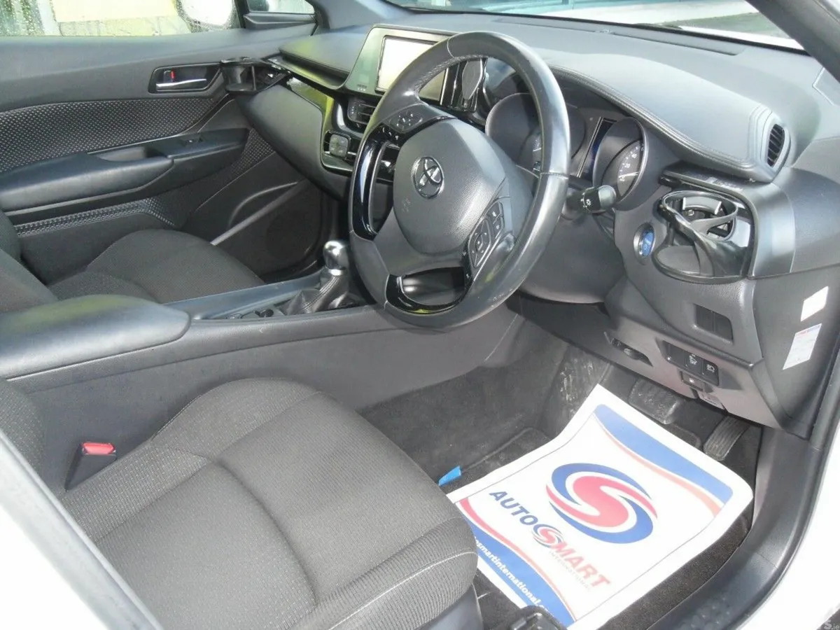 Toyota C-HR SUV, Petrol Hybrid, 2018, White