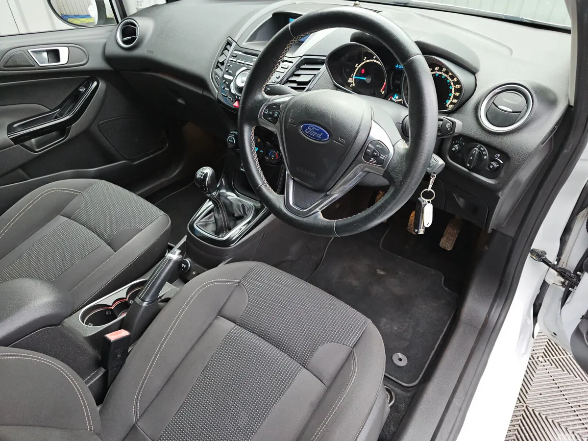 Ford Fiesta Hatchback, Petrol, 2015, White