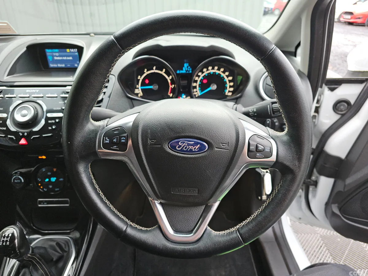 Ford Fiesta Hatchback, Petrol, 2015, White