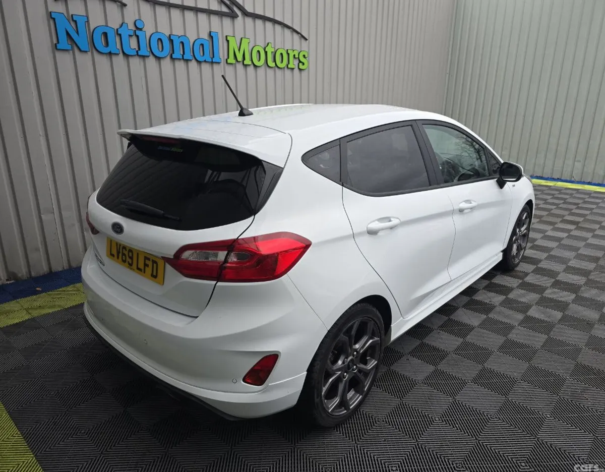 Ford Fiesta Hatchback, Petrol, 2019, White