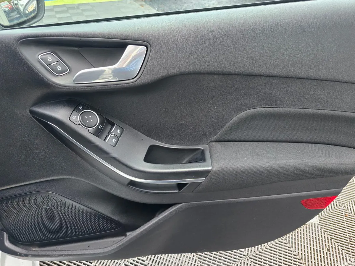 Ford Fiesta Hatchback, Petrol, 2019, White