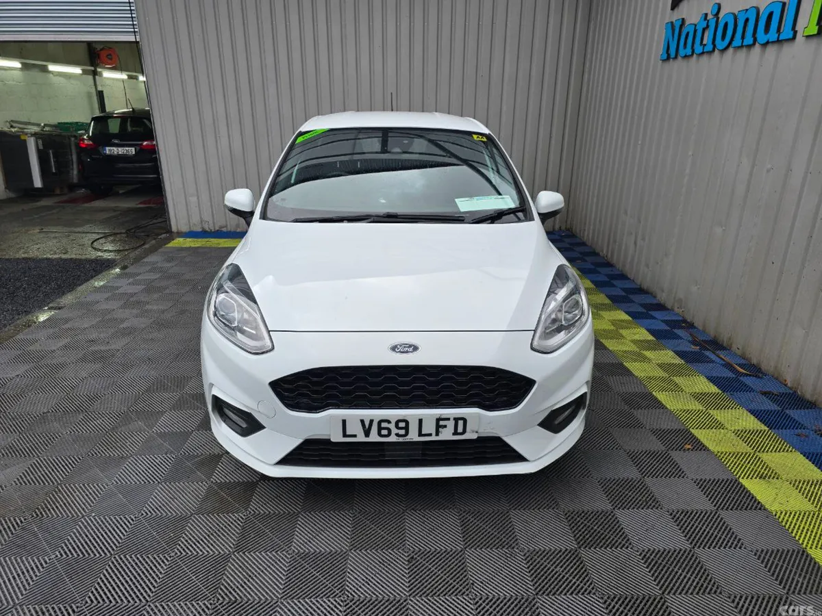 Ford Fiesta Hatchback, Petrol, 2019, White