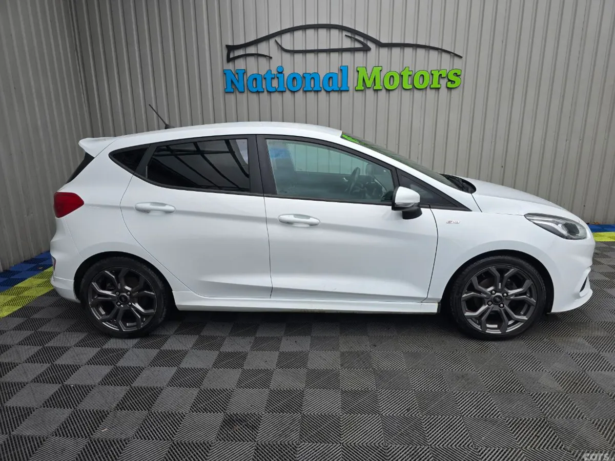Ford Fiesta Hatchback, Petrol, 2019, White