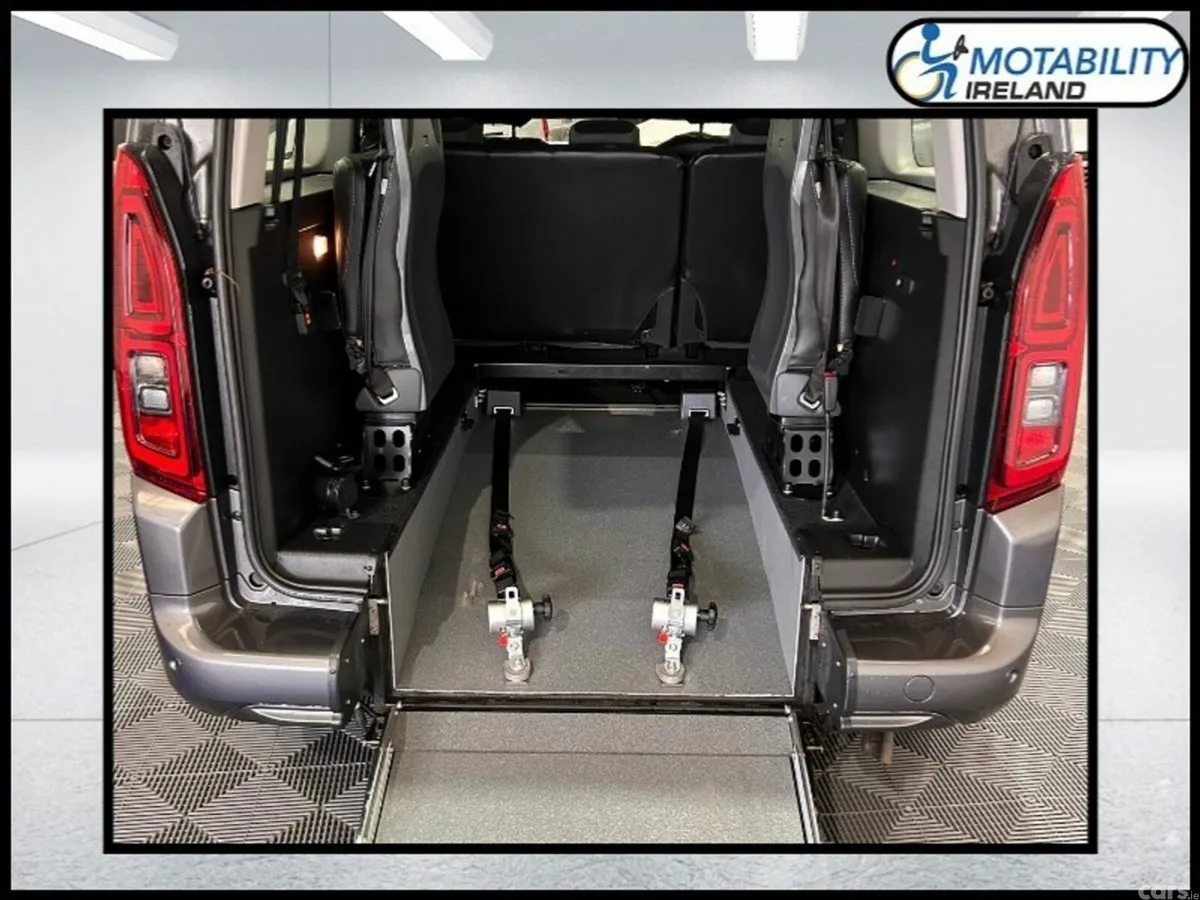 Volkswagen Caddy Maxi Life MPV, Petrol Plug-in Hybrid, 2026, Grey