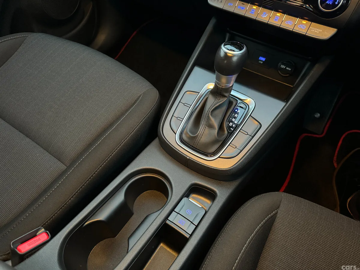 Hyundai KONA Hatchback, Petrol Hybrid, 2022, Red