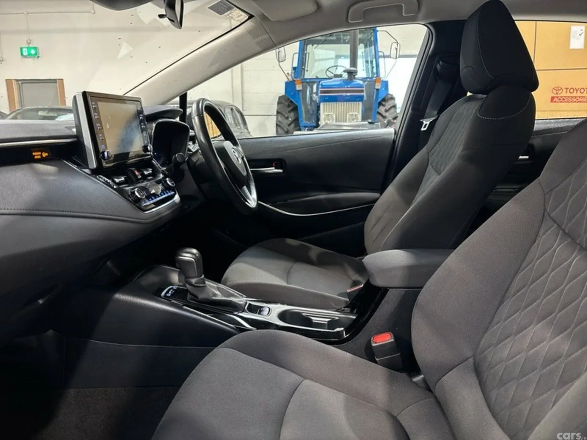 Toyota Corolla Saloon, Petrol Hybrid, 2021, Grey