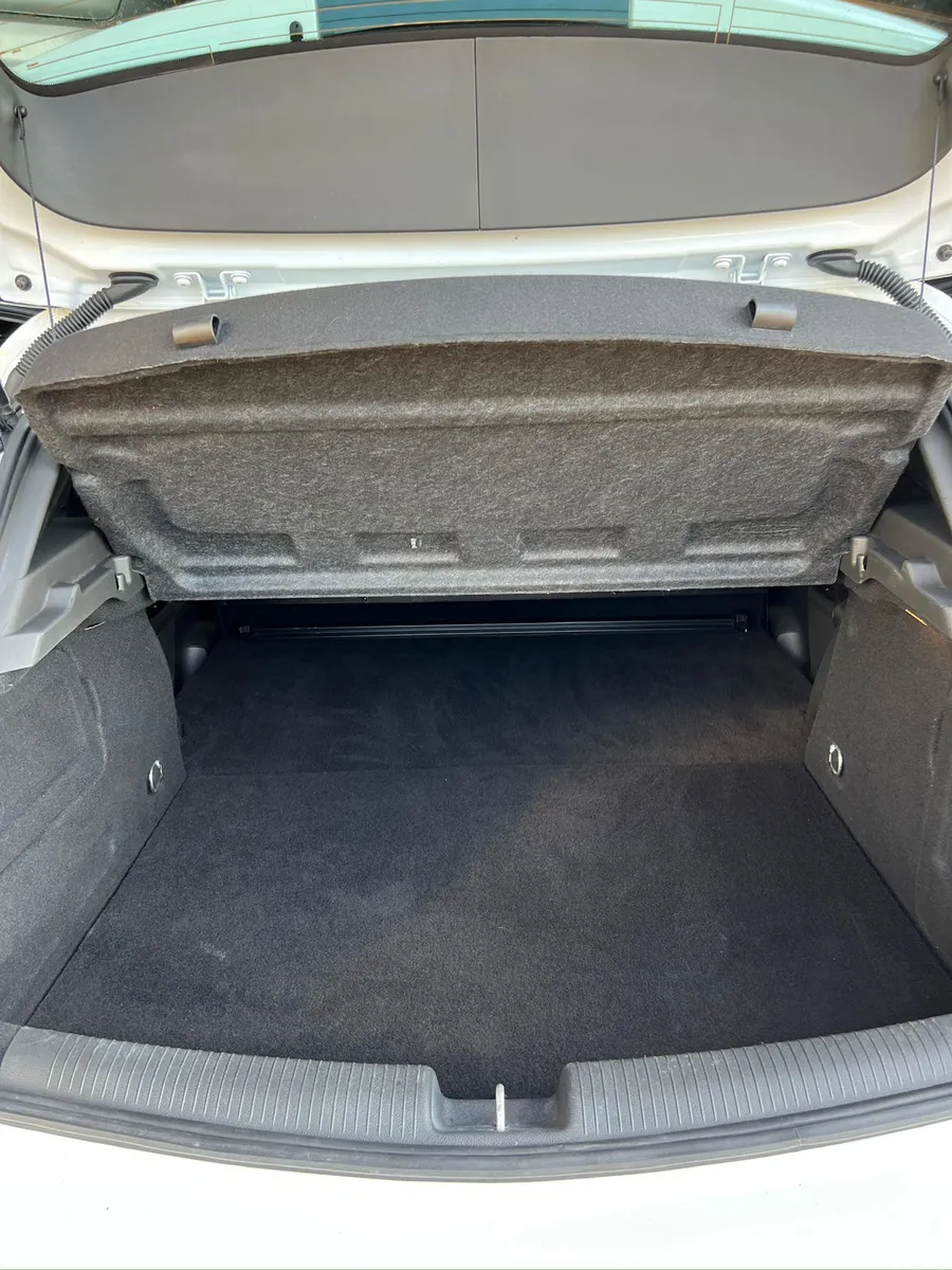 Opel Astra Hatchback, Diesel, 2022, White